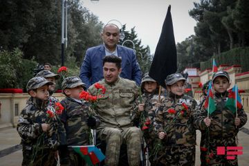 Azerbaijan commemorates martyrs of January 20 - PHOTOSESSION