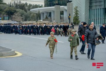 Azerbaijan commemorates martyrs of January 20 - PHOTOSESSION