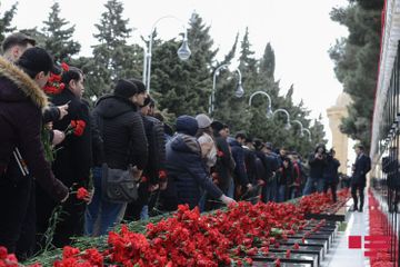 Azerbaijan commemorates martyrs of January 20 - PHOTOSESSION
