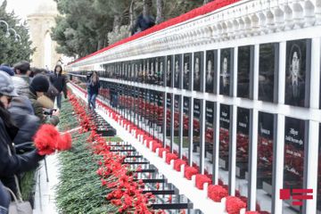 Azerbaijan commemorates martyrs of January 20 - PHOTOSESSION