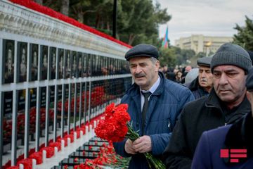 Azerbaijan commemorates martyrs of January 20 - PHOTOSESSION