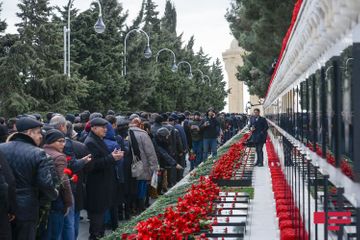 Azerbaijan commemorates martyrs of January 20 - PHOTOSESSION