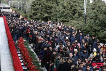 Azerbaijan commemorates martyrs of January 20 - PHOTOSESSION