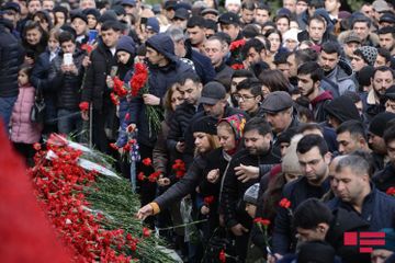 Azerbaijan commemorates martyrs of January 20 - PHOTOSESSION