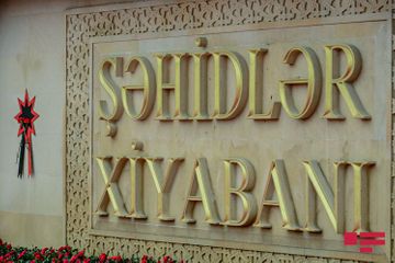 Azerbaijan commemorates martyrs of January 20 - PHOTOSESSION
