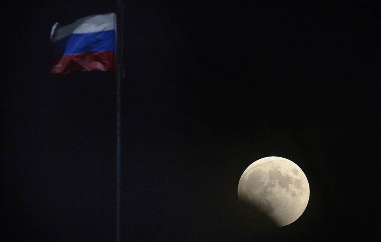 Russian space firm offers lunar transportation system independent of US orbital platform