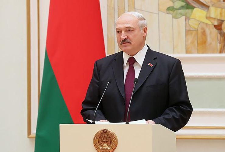 Belarusian president approves draft protocol on amending gas deal with Russia