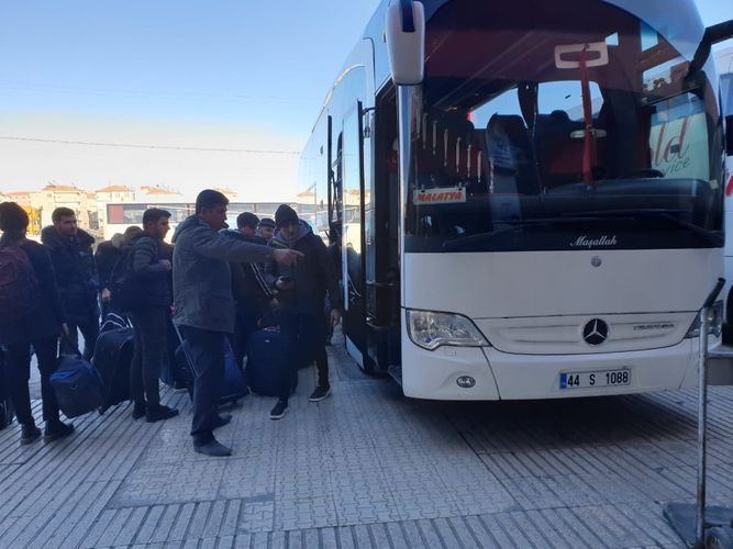 Azerbaijani students, studying in quake-hit Turkish region, sent off to Nakhchivan