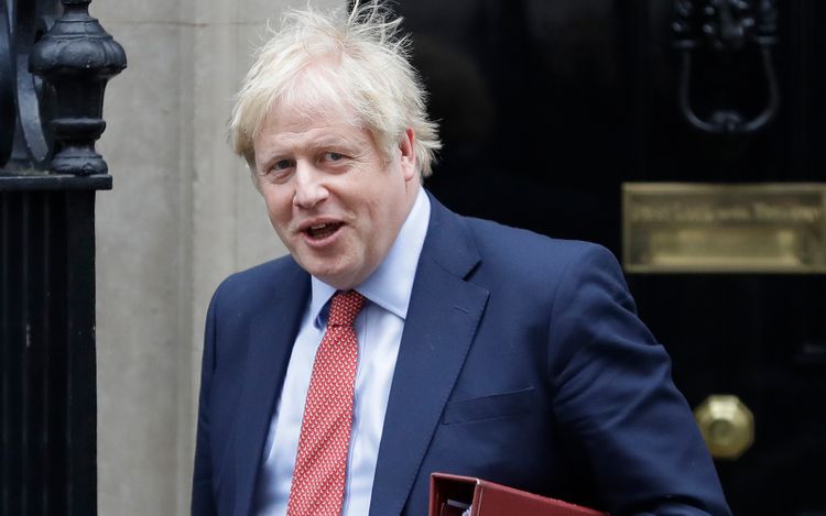 Britain to begin fast-tracking visas for top scientists