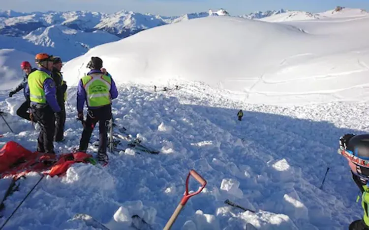 Eight french nationals caught in Japanese avalanche, one unconscious