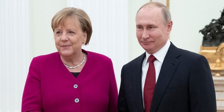 Putin, Merkel discuss US ‘deal of the century’, execution of Libya conference decisions