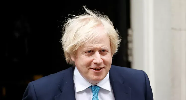 Johnson prepared to reimpose COVID-19 lockdown as pubs & restaurants reopen in England