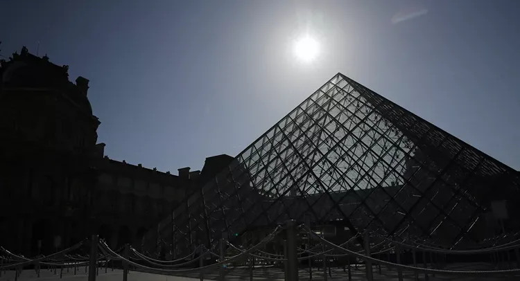 Louvre in Paris opens doors to visitors after being closed for 3 months due to COVID-19 