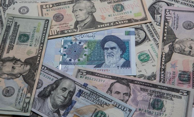 Iranian rial falls to new low, sanctions weigh 