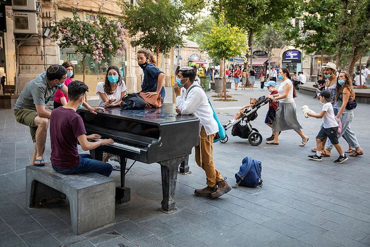 Israel reportedly to close bars, night clubs and gyms amid spike in COVID-19 cases