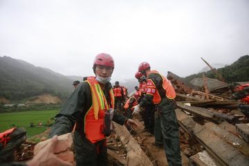Landslide reportedly buries 9 people in China's Central Hubei province