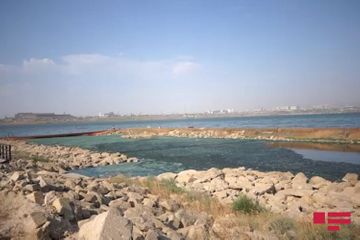 Azerbaijan’s MES started cleaning works on Boyuk Shor lake in Baku - VIDEO
