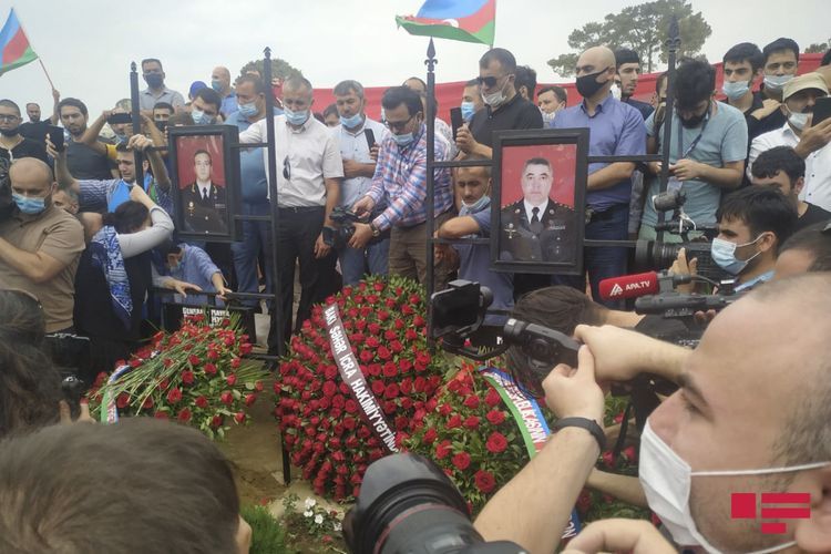 General Polad Hashimov and Colonel Ilgar Mirzayev buried in the 2nd Alley of Honors