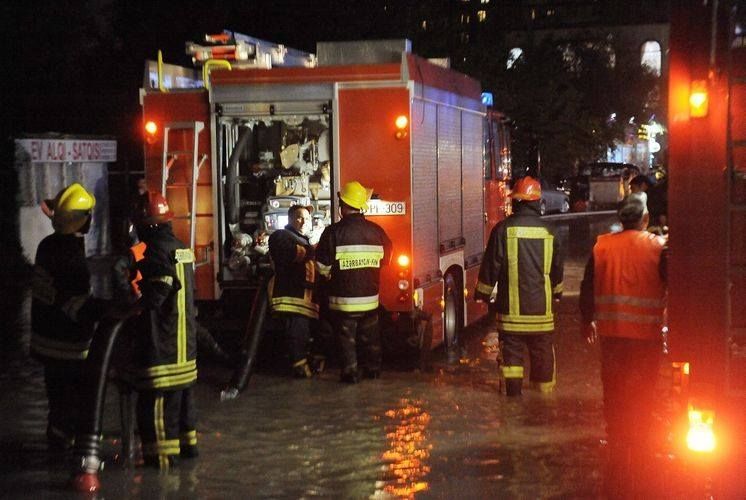 Personnel and equipment of Azerbaijan’s MES involved in pumping out of rain waters in Shamakhy and Gobustan