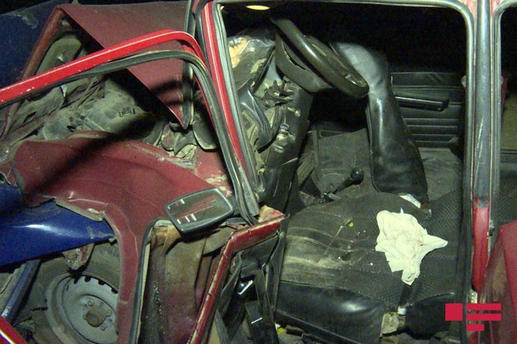 Severe traffic accident kills 2, injures 4 in Baku