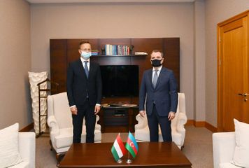 Azerbaijani and Hungarian FMs hold extended meeting - UPDATED
