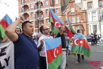 Azerbaijanis hold protest in front of Embassy of Armenia in London - PHOTO - VIDEO
