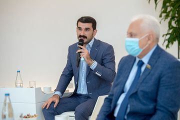 Assistant to President met with a number of intellectuals and public figures - PHOTO