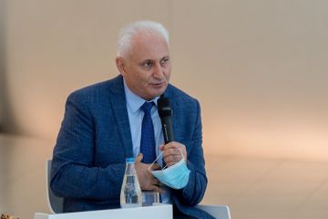 Assistant to President met with a number of intellectuals and public figures - PHOTO