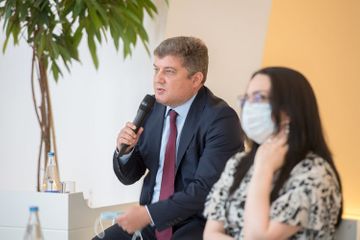 Assistant to President met with a number of intellectuals and public figures - PHOTO