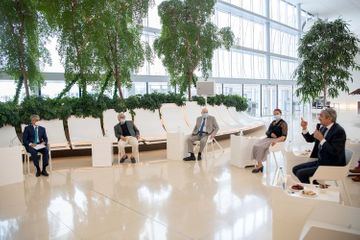 Assistant to President met with a number of intellectuals and public figures - PHOTO