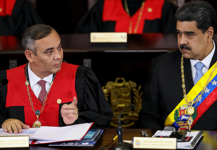 U.S. seeking arrest of Venezuela chief justice, offers reward for info