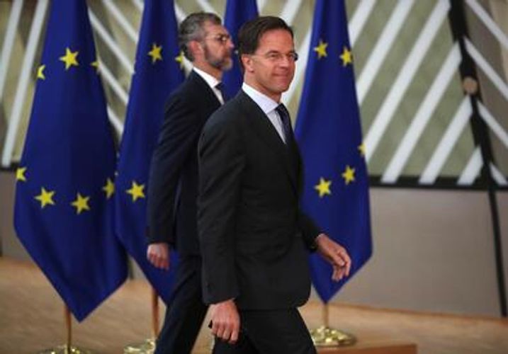 Italy approves new deficit hike to help coronavirus-hit economy