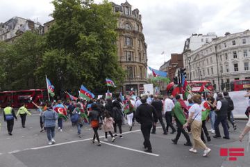 Azerbaijanis protest against Armenian aggression in London - UPDATED - PHOTO