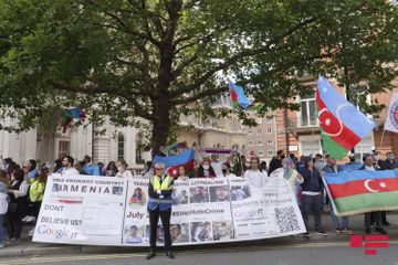 Azerbaijanis protest against Armenian aggression in London - UPDATED - PHOTO