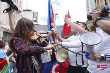 Azerbaijanis protest against Armenian aggression in London - UPDATED - PHOTO