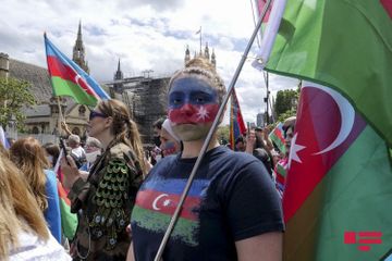 Azerbaijanis protest against Armenian aggression in London - UPDATED - PHOTO