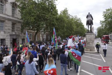 Azerbaijanis protest against Armenian aggression in London - UPDATED - PHOTO