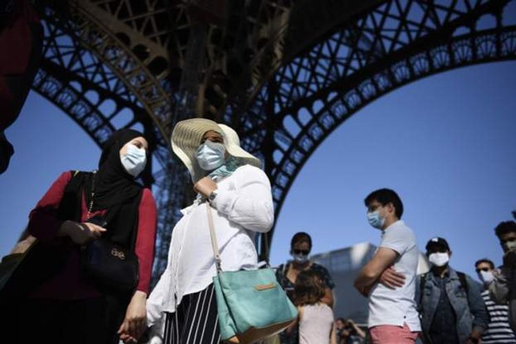 Comply with social distancing to avoid new lockdown, France says