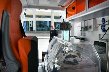 President Ilham Aliyev got acquainted with ambulance vehicles newly brought in country