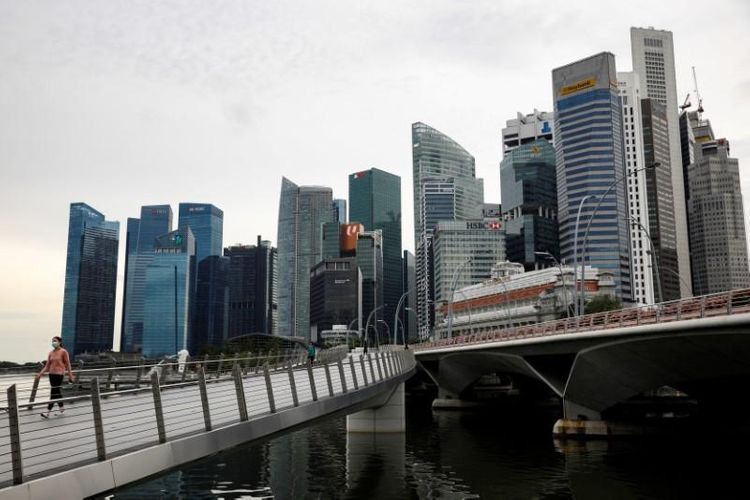 Singapore confirms 408 new coronavirus cases on Monday