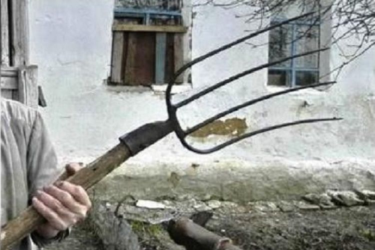 Husband of woman, tested positive for coronavirus, attacked doctor staff and police with fork in Azerbaijan's Samukh 