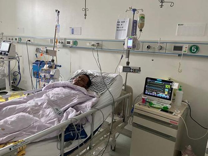 Wuhan doctor, whose skin turned dark due to coronavirus treatment "dies after battling the deadly disease for nearly five months"