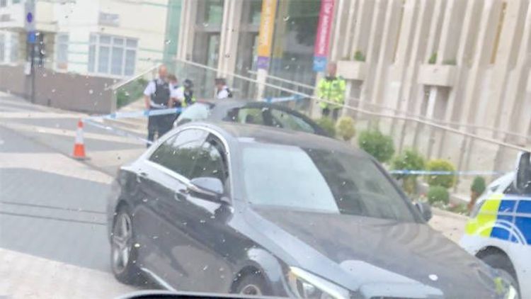 UK police investigating suspicious vehicle in London