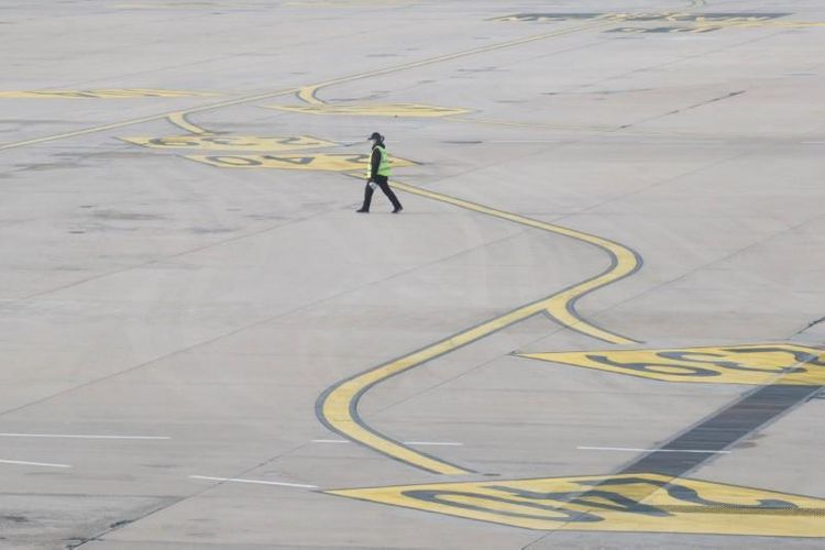 China eases flight curbs after United States targets its carriers