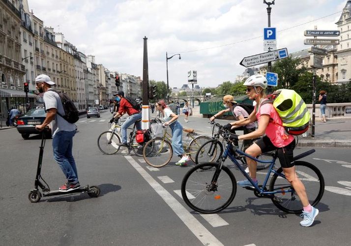 French coronavirus deaths remain under 100 for seventh day in a row