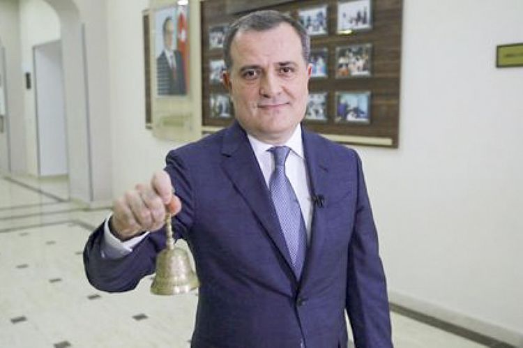 Azerbaijan's Education Minister rings the "last bell" - VIDEO
