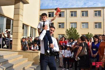 Azerbaijan's Education Minister rings the "last bell" - VIDEO