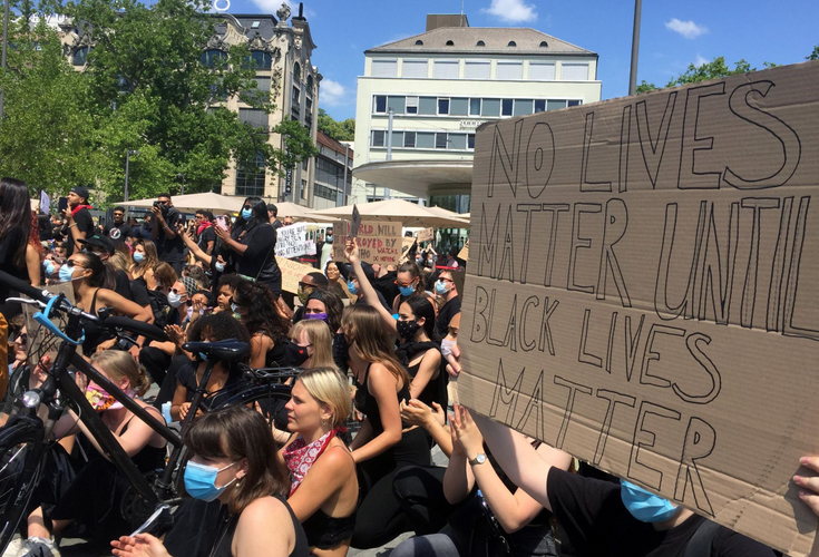 More than 10,000 march in Zurich against racism