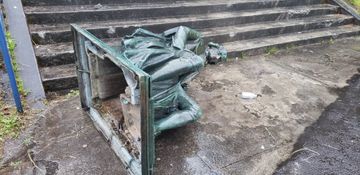 Protesters tear down Thomas Jefferson statue in US' Portland