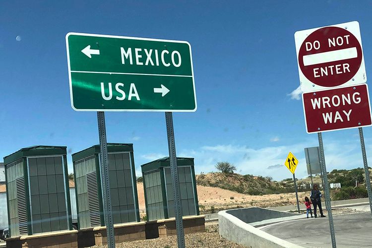 Mexico foreign ministry: Mexico and U.S. extend border travel ban for 30 days